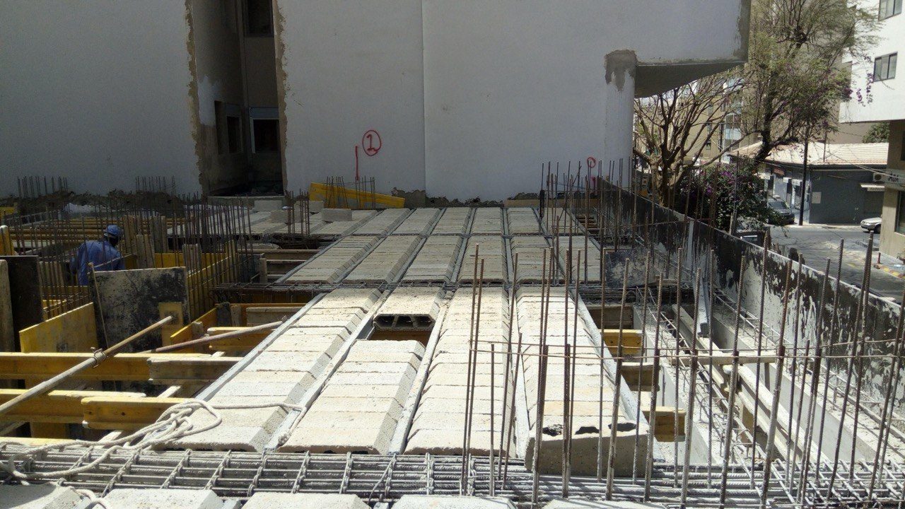 Pose de plancher en poutrelles-hourdis